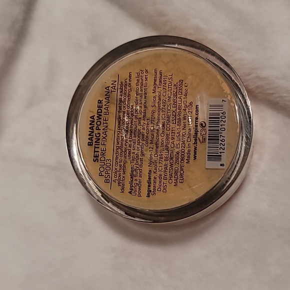 Banana Setting Powder - Picture 3 of 3